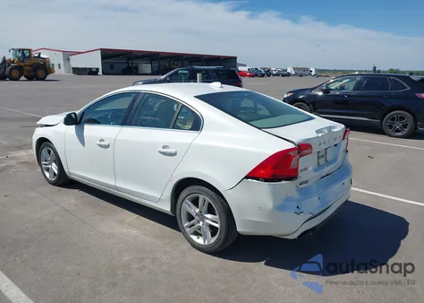 2015 Volvo S60 T5 Premier из США, поврежденный, VIN YV126MFB4F1311757